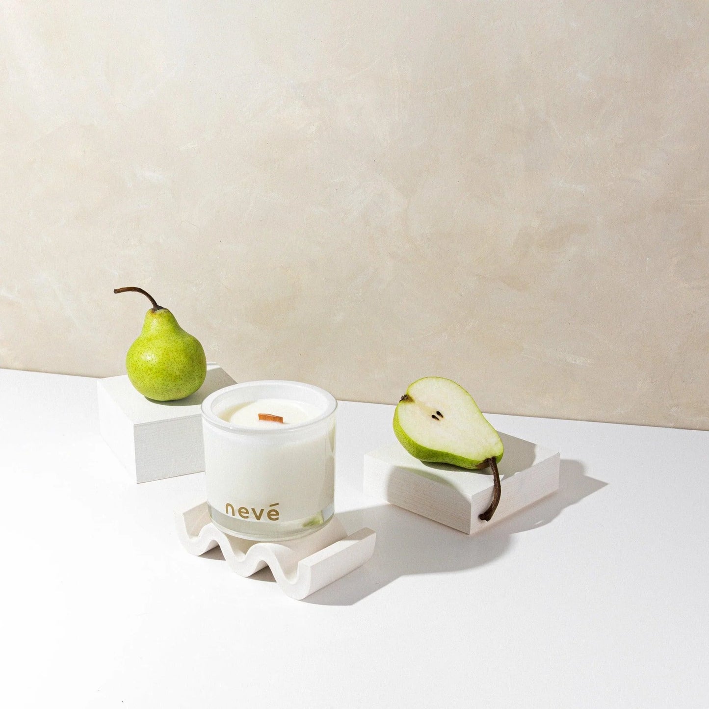 Neve Candle French Pear and Brown Sugar