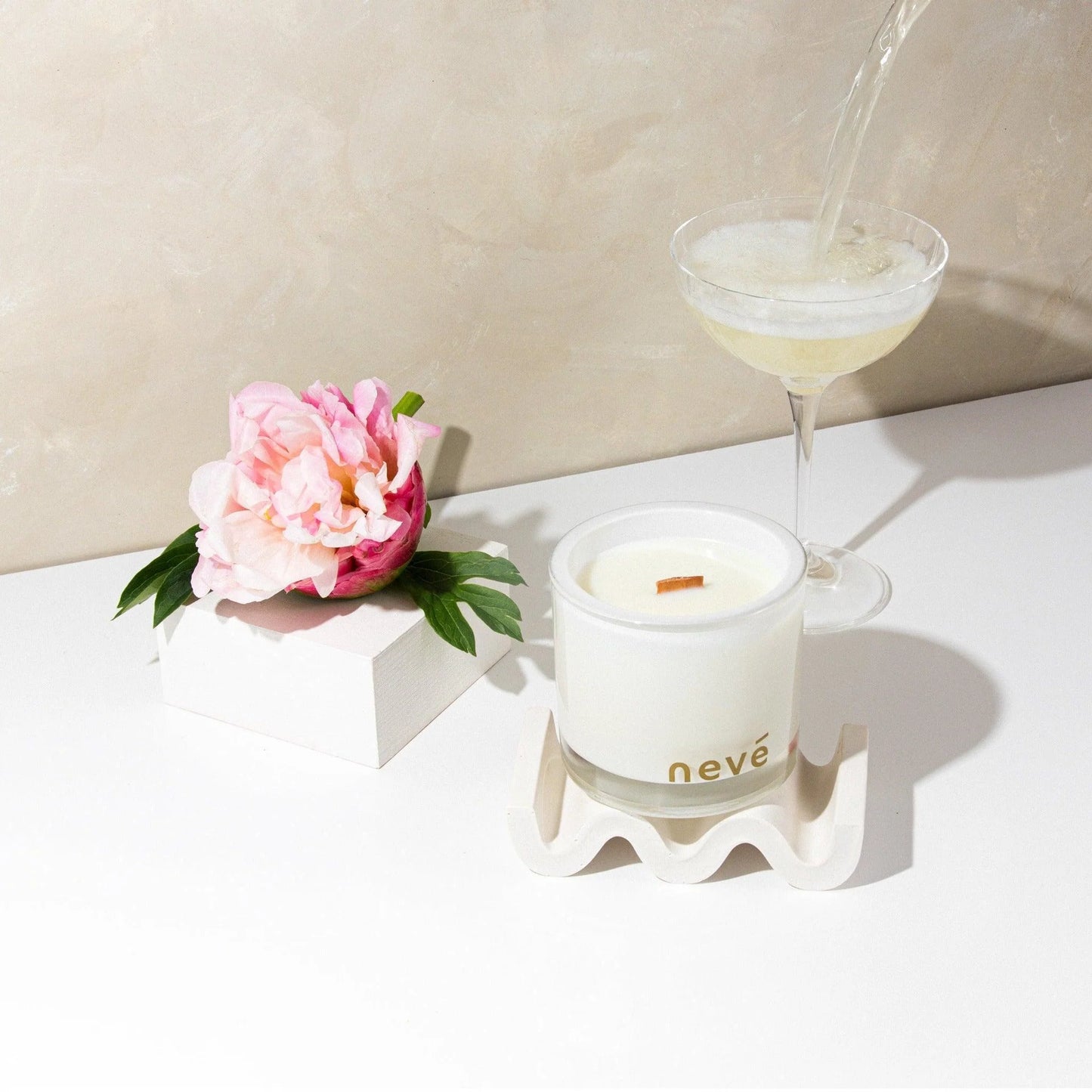 Neve Candle Pink Peony & Prosecco